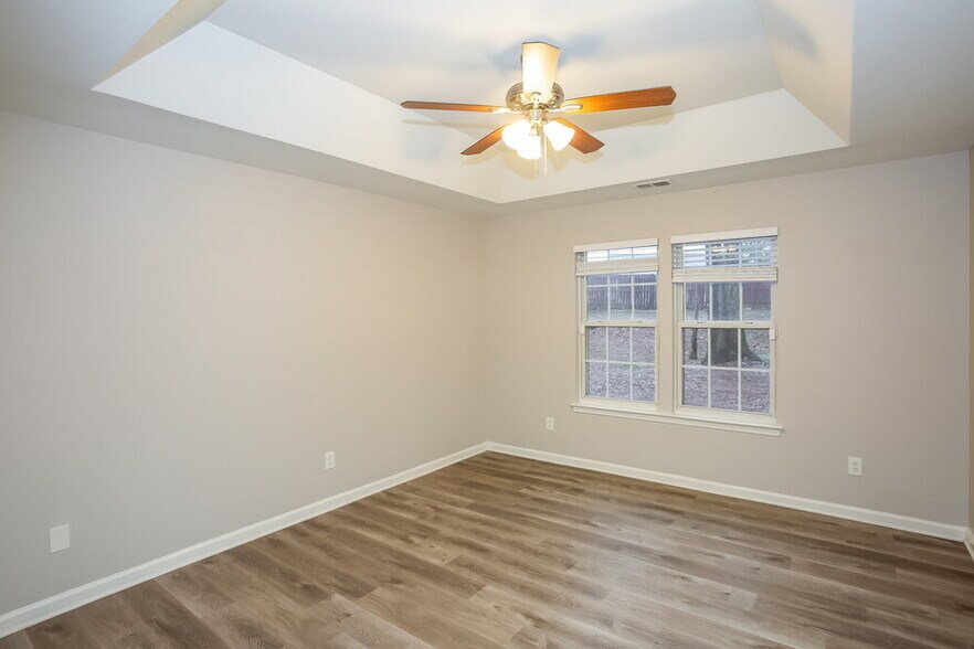 Building Photo - 6235 Red Clover Ln