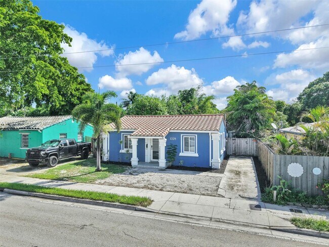 Building Photo - 1328 N Andrews Ave
