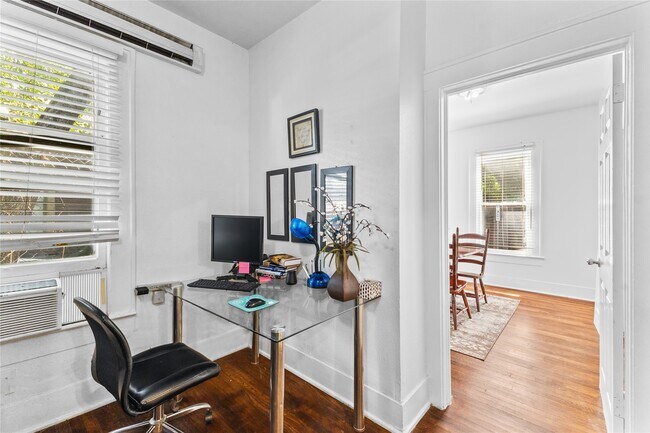 Building Photo - 2509 Whitney St