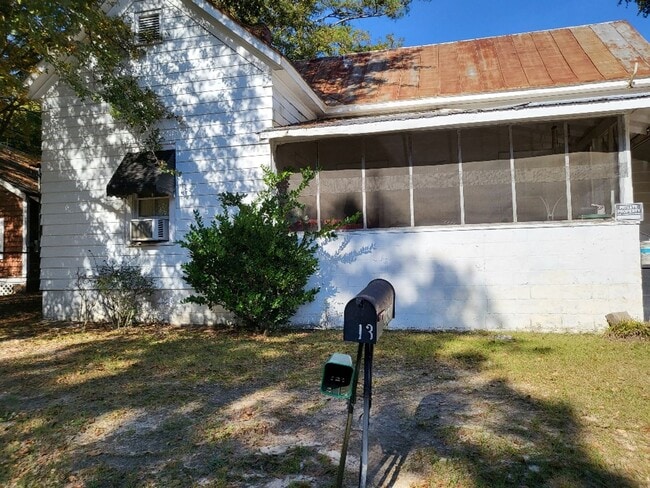 Primary Photo - 209 Sawyer St