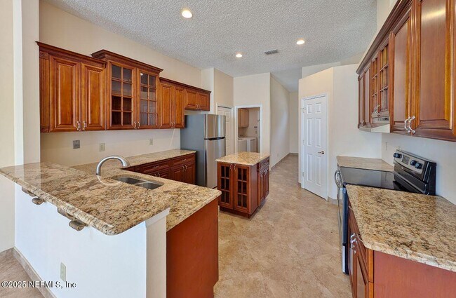 Building Photo - 2413 Cedar Trace Dr W
