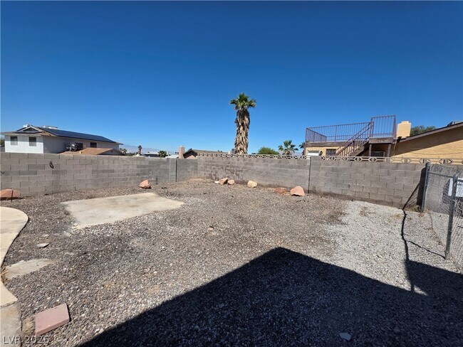 Building Photo - 1745 Mt Hood St