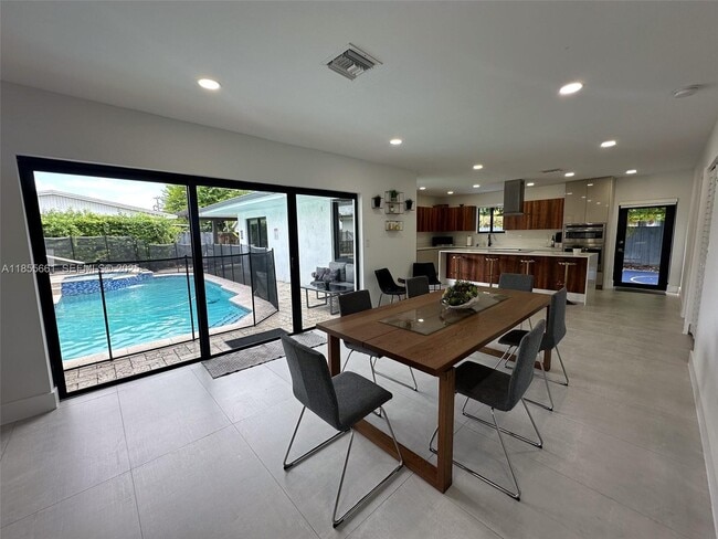 Building Photo - 9426 Caribbean Blvd