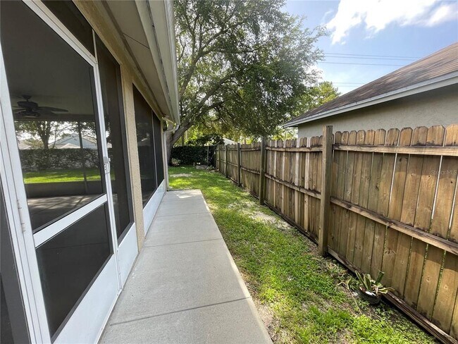 Building Photo - 1527 Scotch Pine Dr