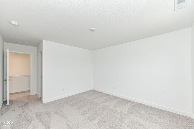 Building Photo - 16913 Sherwin Ct