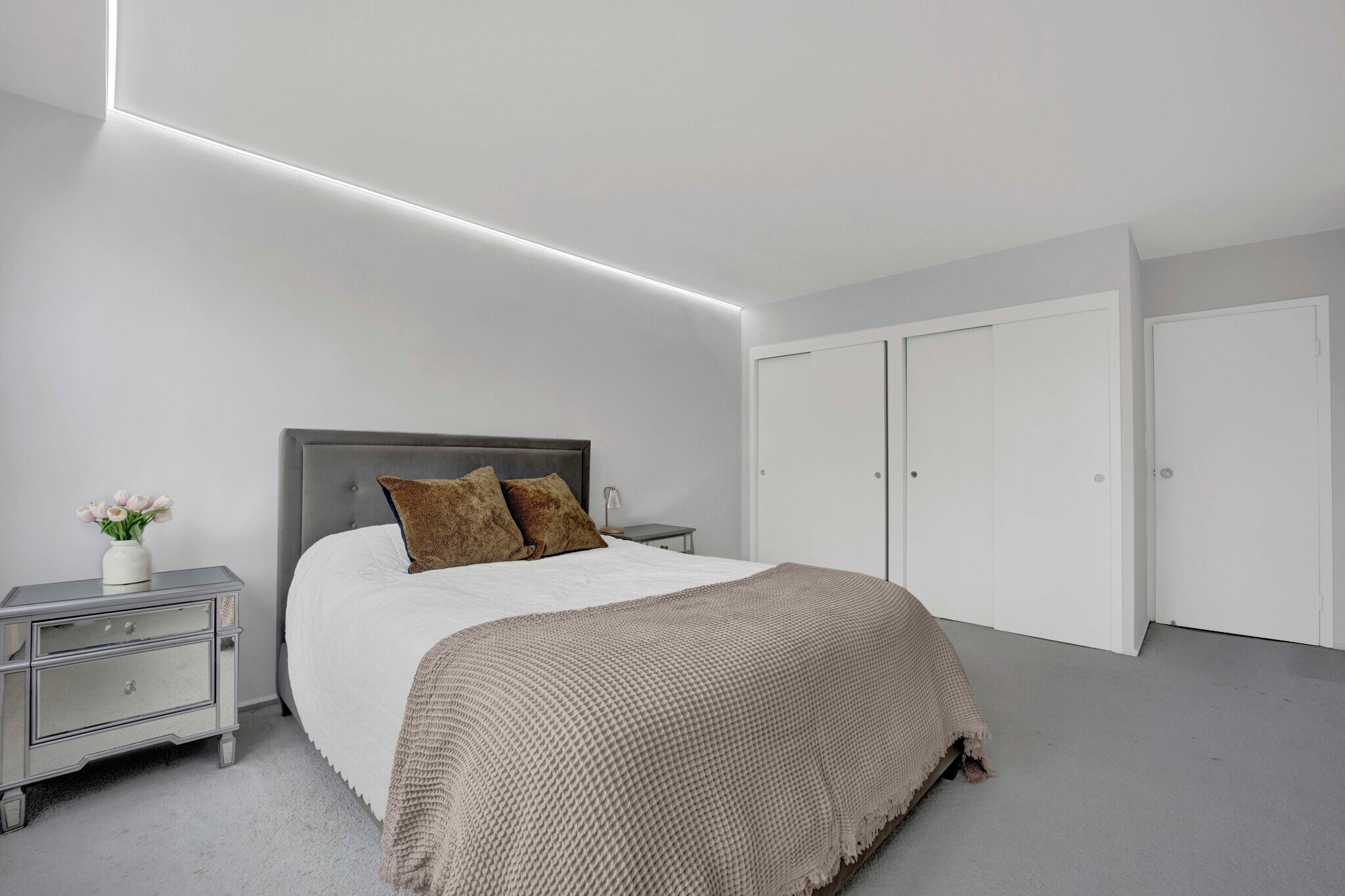 Building Photo - 1445 N State Pkwy