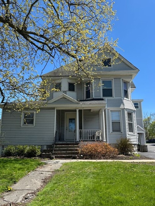 Building Photo - 136 North St