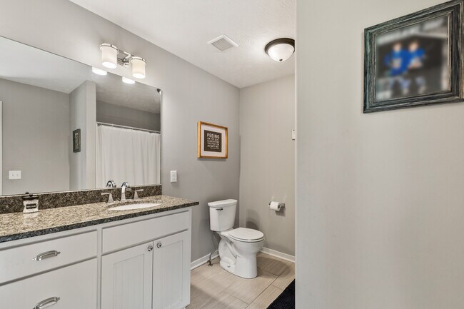 Building Photo - 4606 S 184th Plaza