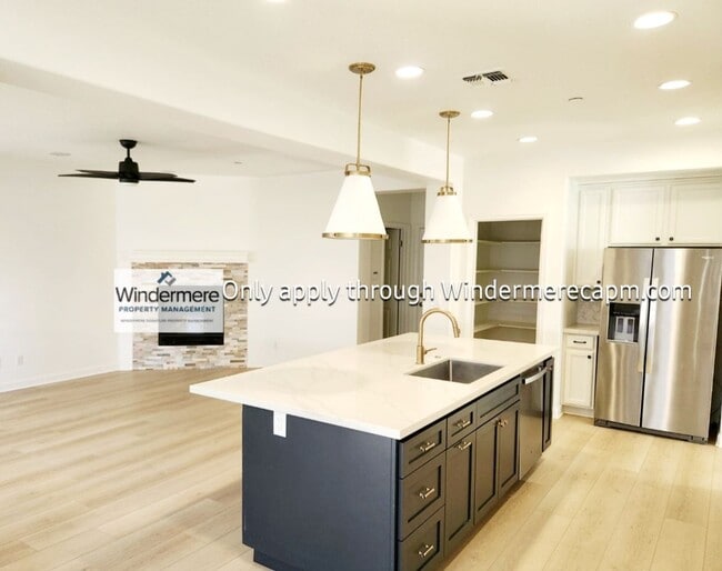 Building Photo - Welcome to The Rivers! Fabulous Floor Plan...