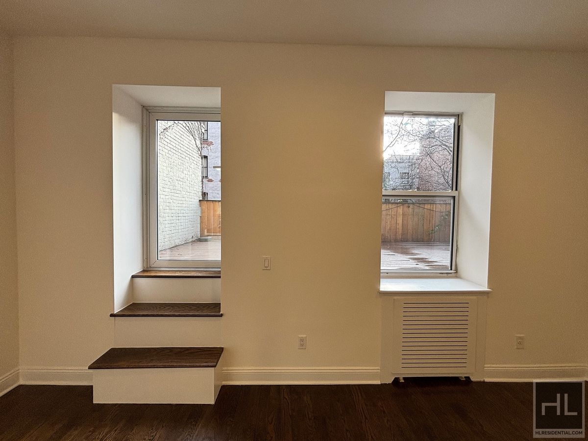 Building Photo - WEST 9 AVE