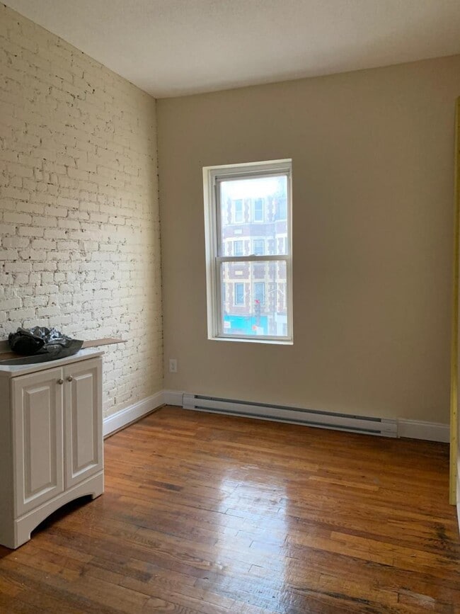 Building Photo - 2 bedroom in Boston MA 02115