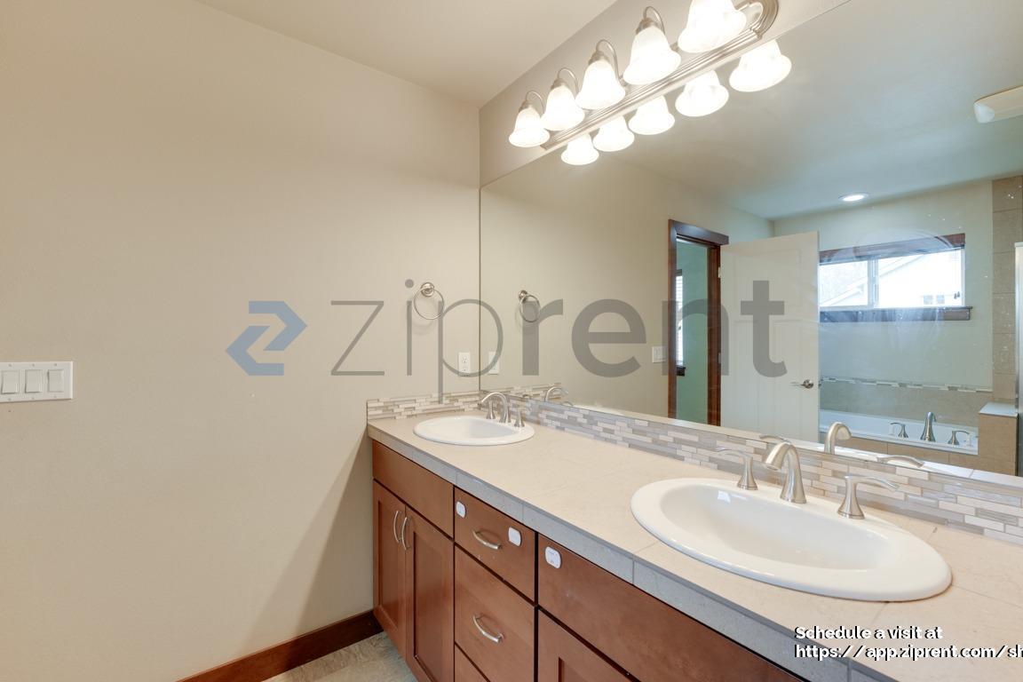 Building Photo - 1207 145th St SW