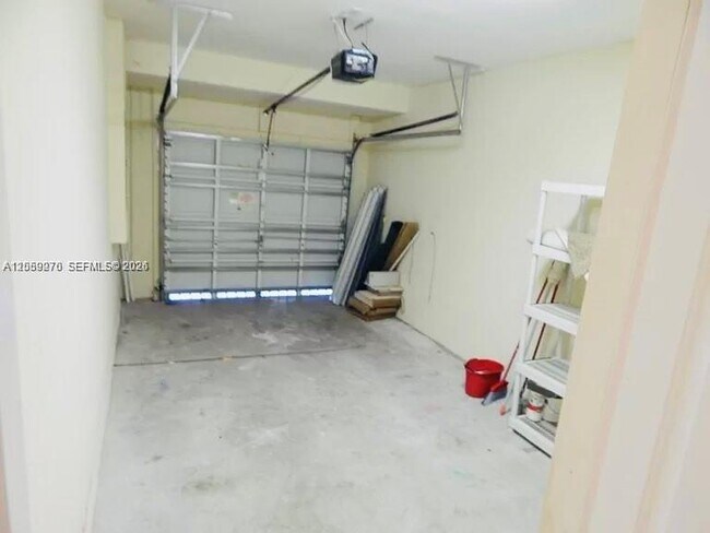 Building Photo - 8444 SW 29th St