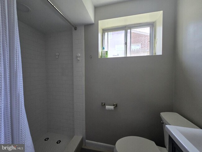 Building Photo - 6403 Orchid Dr