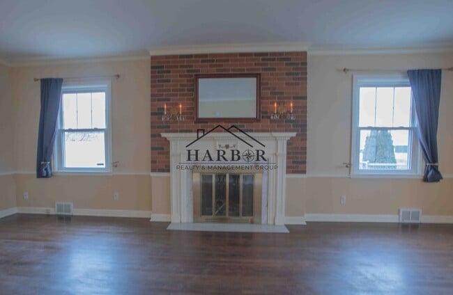 Building Photo - Single Family Home in NW Rochester!