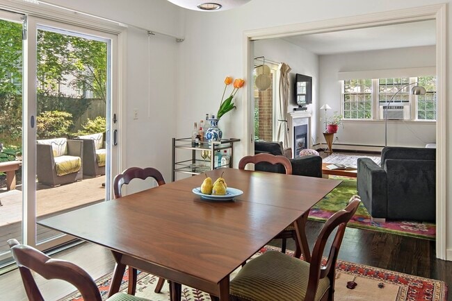 Building Photo - 117 Brattle St
