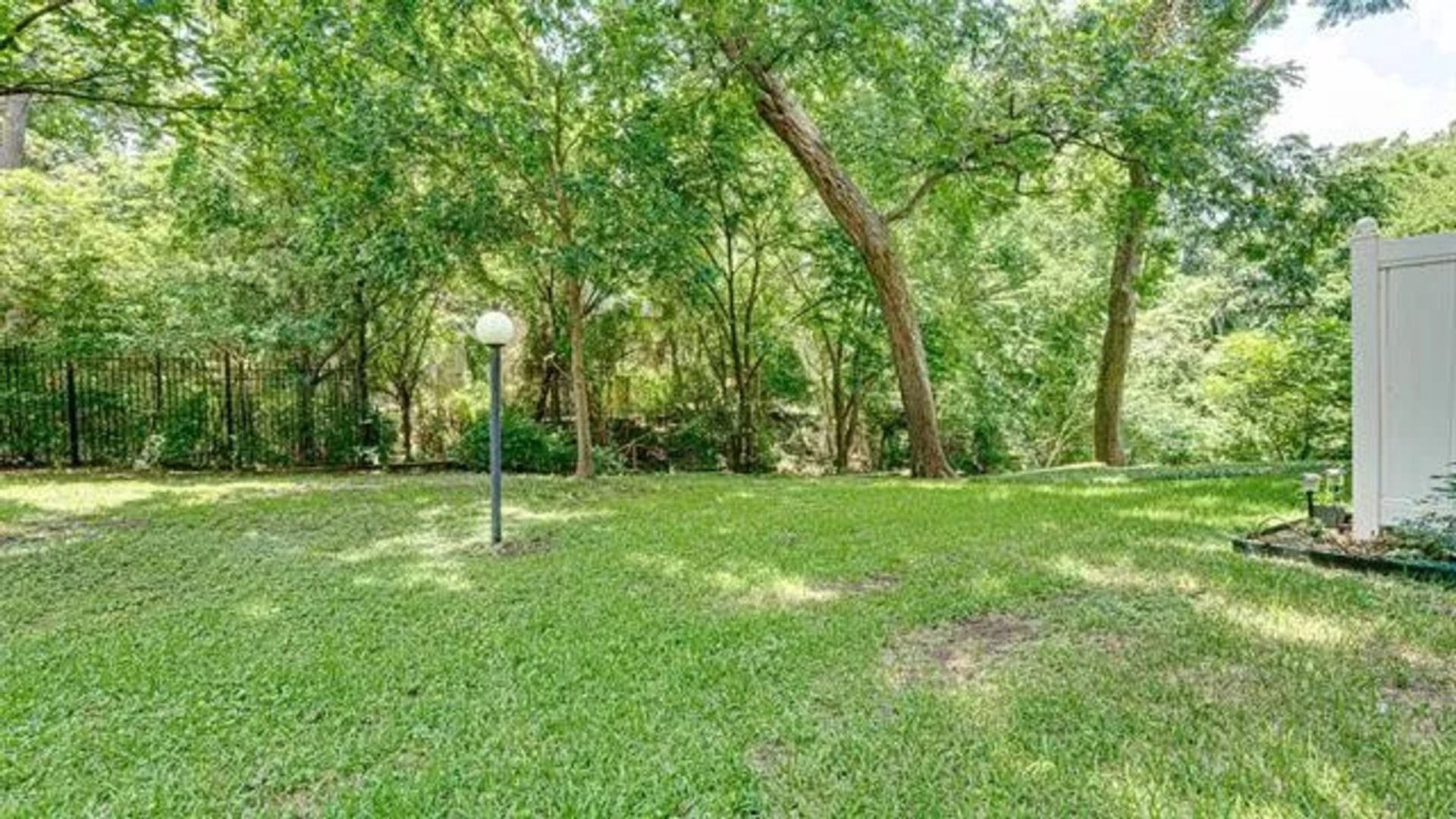 Building Photo - 8550 Fair Oaks Crossing