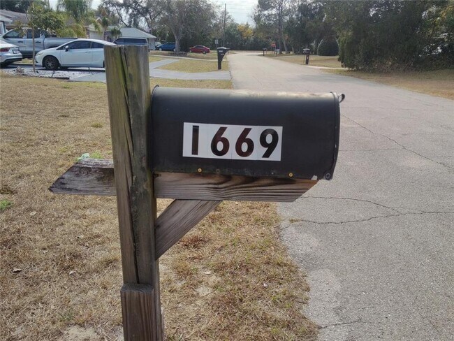 Building Photo - 1669 Tarrytown Ave