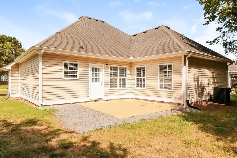 Building Photo - 832 Hammersmith Dr