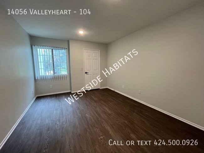 Building Photo - 14056 Valleyheart Dr
