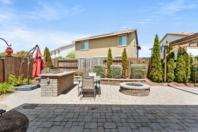 Building Photo - 9363 Wild Lilac Cir