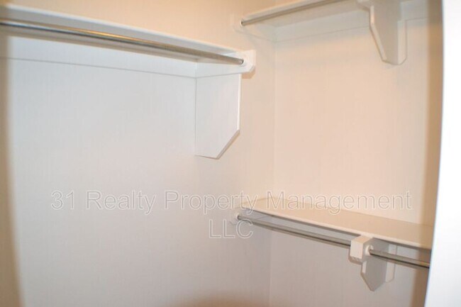 Building Photo - 1220 Randolph Dr