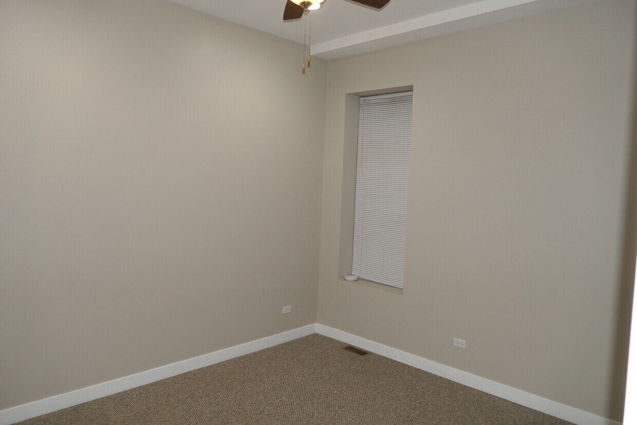 bedroom1 - 1463 W Huron St