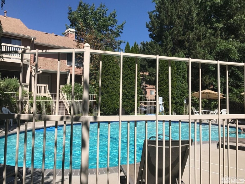 Building Photo - 2875 Idlewild Dr