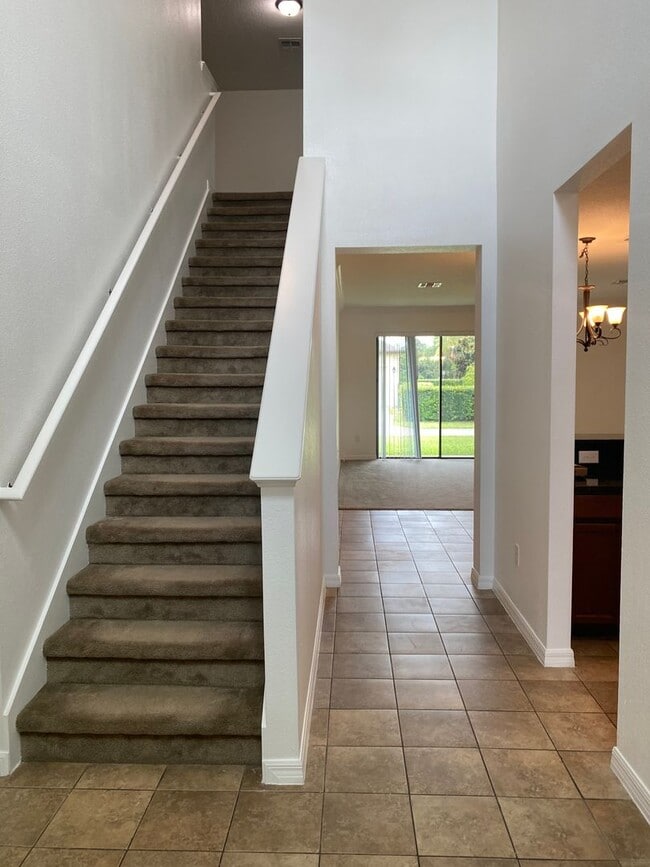 Building Photo - GORGEOUS WINDERMERE TERRACE  MONTH WITH LA...