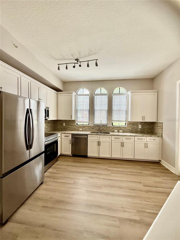 Building Photo - 509 Mirasol Cir