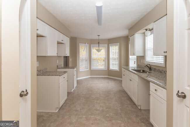Building Photo - 127 Kingswood Dr