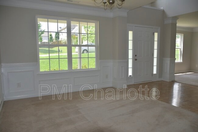 Building Photo - 307 Glennallen Rd