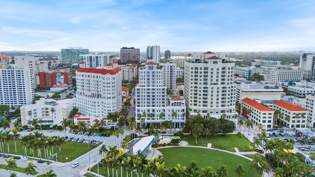 Building Photo - 255 Evernia St