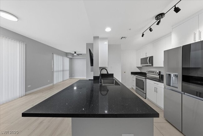 Building Photo - 200 W Sahara Ave