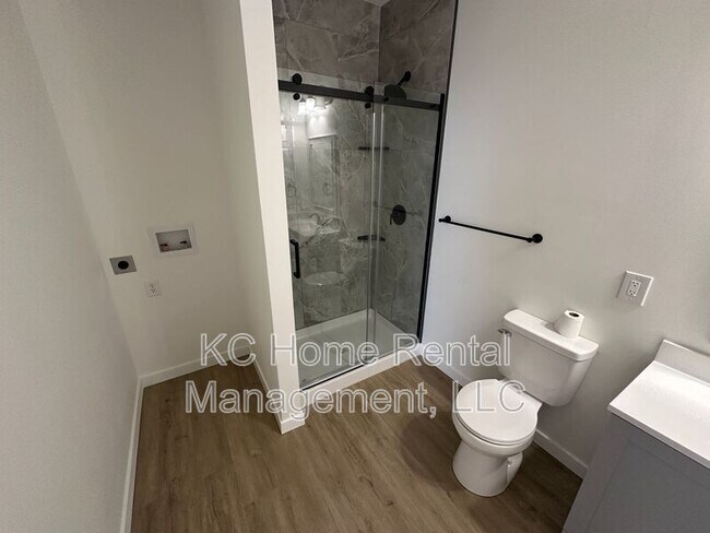 Building Photo - 2311 Jarboe St