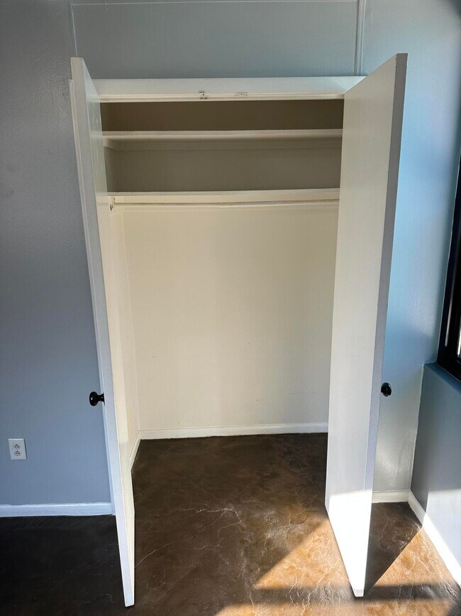 Building Photo - 705 Wilkinson Blvd