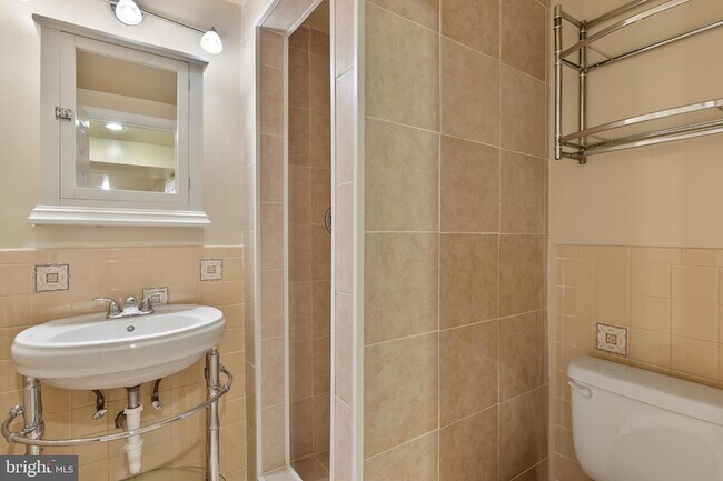 Building Photo - 2231 Otis St NE