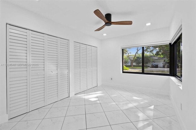 Building Photo - 743 Aledo Ave