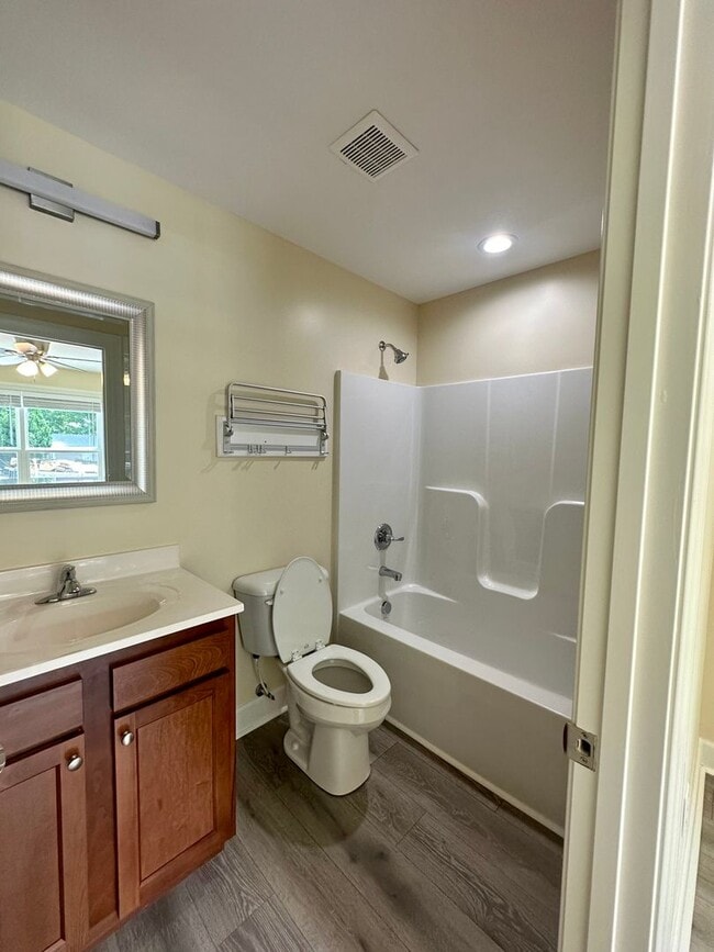 Building Photo - Brand New! Pre-leasing 26-27 Students