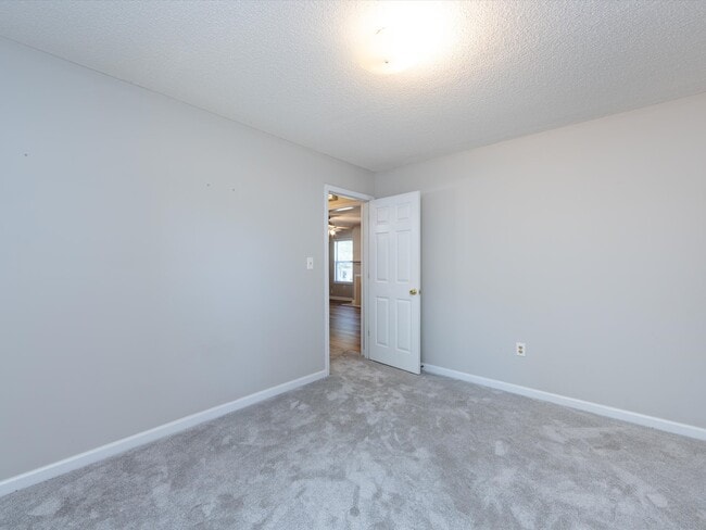 Building Photo - 210 6th St