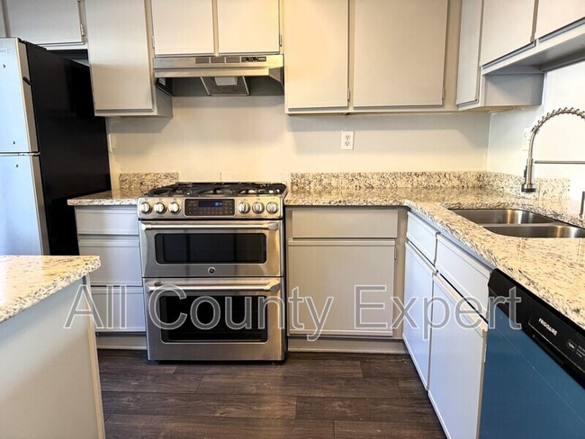 Building Photo - 862 Regal Path Ln