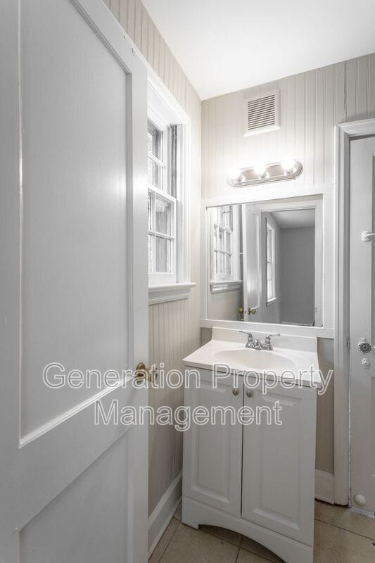 Building Photo - 538 Wando Dr