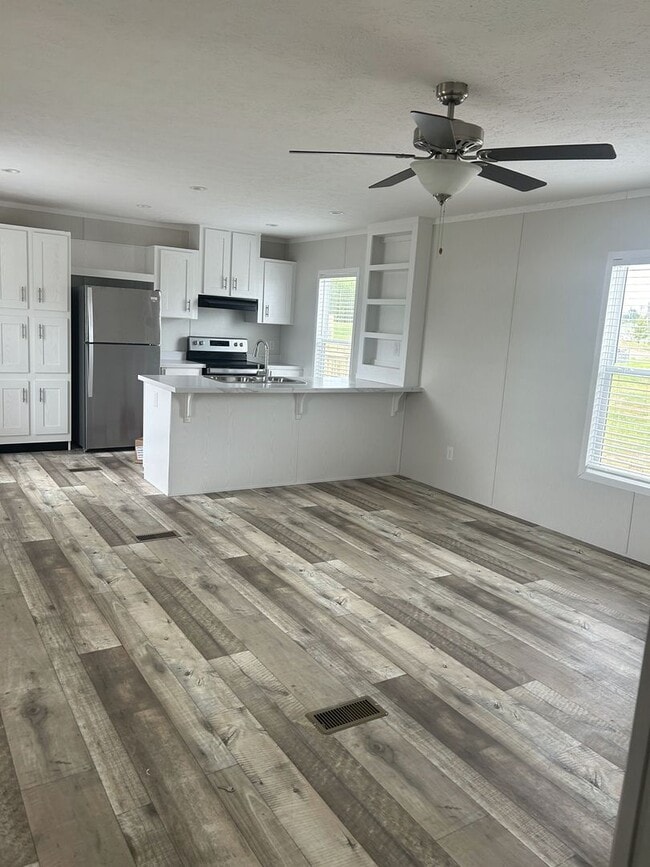 Building Photo - New Home! 3 Bedroom/2 Bath