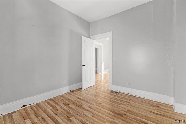 Building Photo - 319 Merriman Ave