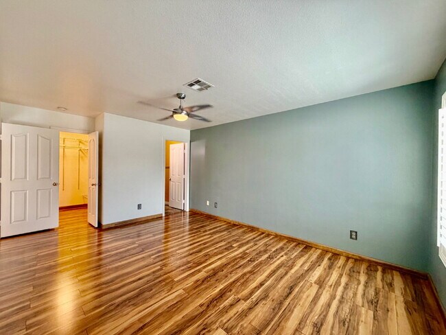 Building Photo - UPGRADED 2 BEDROOM TOWNHOME | SOLAR + PRIVATE YARD | SILVERADO RANCH / HENDERSON