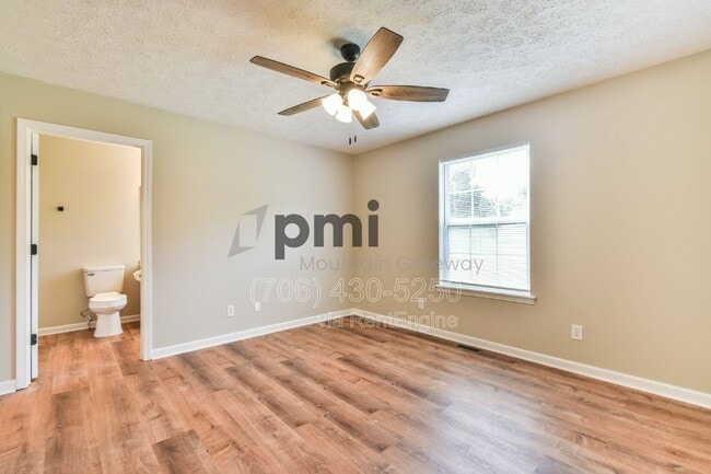 Building Photo - 138 Sunset Oaks Dr