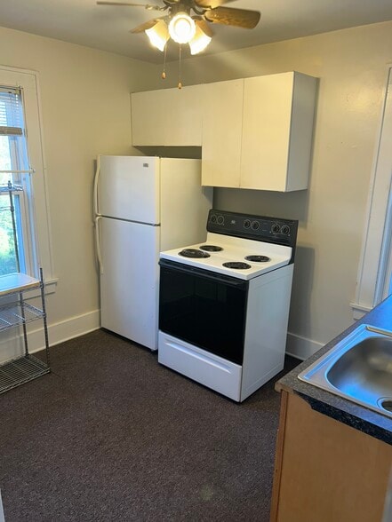 Building Photo - 1129 Brown Ave