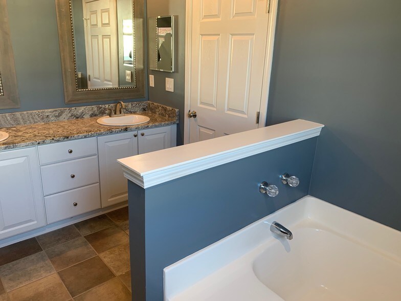 Master Bath - 1483 Fox Pointe Cir