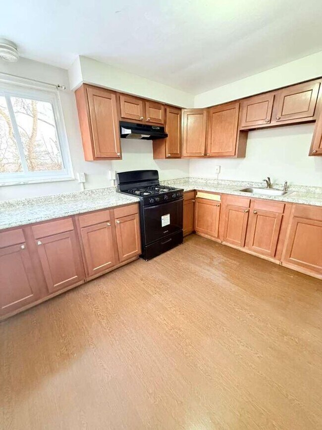 Building Photo - Beautiful UPDATED 4bd 2ba Home in Penn Hills!