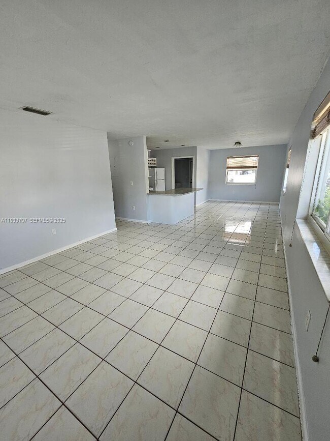 Building Photo - 20514 SW 92nd Ct